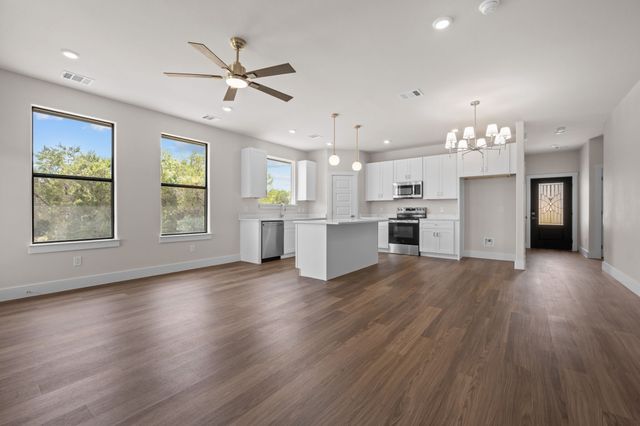 2623 Creekview Drive, Granbury, TX 76048