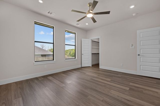 2623 Creekview Drive, Granbury, TX 76048