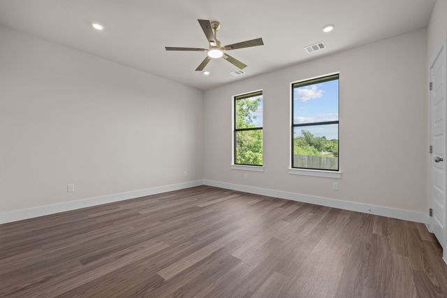 2623 Creekview Drive, Granbury, TX 76048