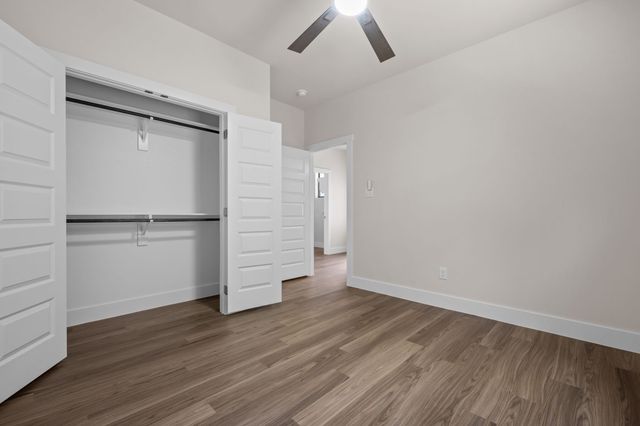 2623 Creekview Drive, Granbury, TX 76048