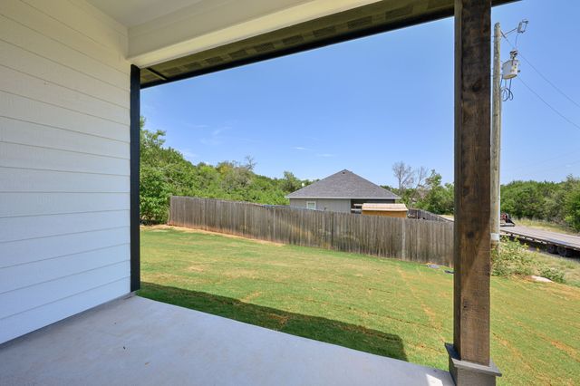 2623 Creekview Drive, Granbury, TX 76048