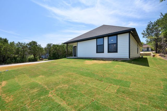 2623 Creekview Drive, Granbury, TX 76048