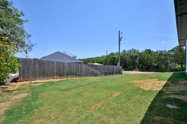 2623 Creekview Drive, Granbury, TX 76048
