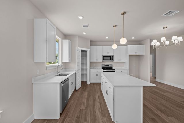 2623 Creekview Drive, Granbury, TX 76048