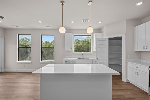2623 Creekview Drive, Granbury, TX 76048
