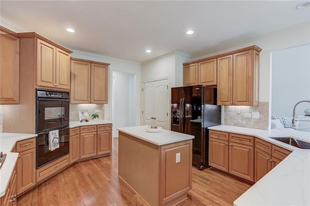 2640 Ivy Brook Lane NE, Buford, GA 30519