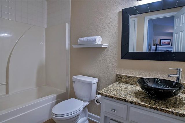 3413 Sweetgrass Court, Lawrence, KS 66049