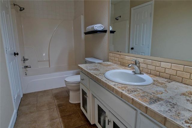 3413 Sweetgrass Court, Lawrence, KS 66049