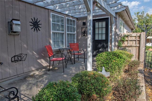 3413 Sweetgrass Court, Lawrence, KS 66049