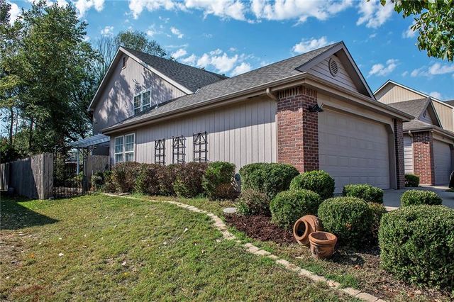 3413 Sweetgrass Court, Lawrence, KS 66049