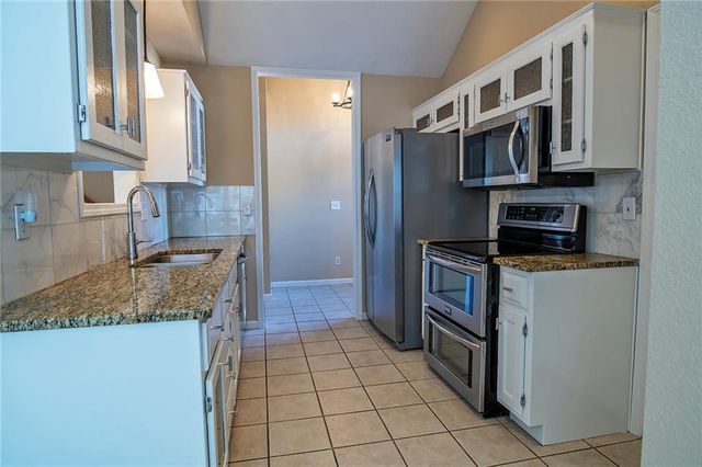 3413 Sweetgrass Court, Lawrence, KS 66049