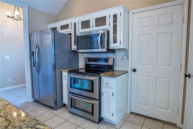 3413 Sweetgrass Court, Lawrence, KS 66049