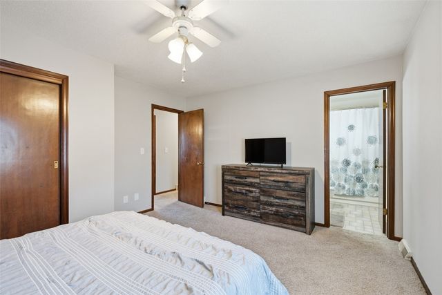 709 Arrowhead Lane NE, Cedar Rapids, IA 52402