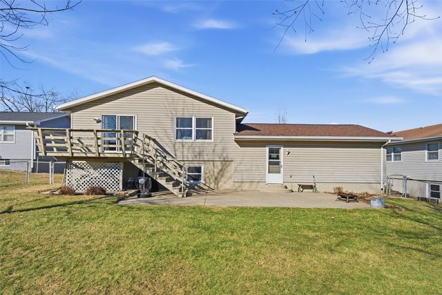 709 Arrowhead Lane NE, Cedar Rapids, IA 52402