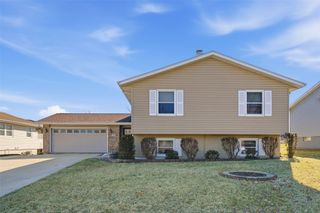 709 Arrowhead Lane NE, Cedar Rapids, IA 52402
