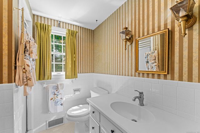 43 Jamestown Road, Somers, CT 06071