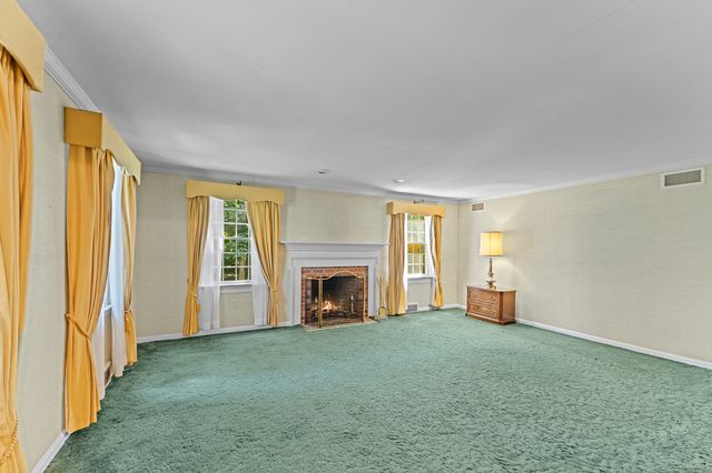 43 Jamestown Road, Somers, CT 06071