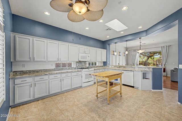 41606 N EMERALD LAKE Drive, Anthem, AZ 85086