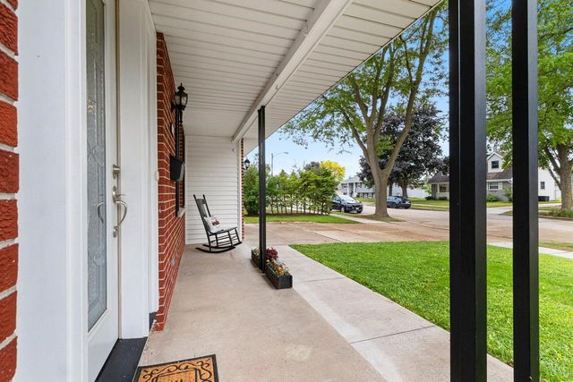 1116 REICHOW STREET, Oshkosh, WI 54902