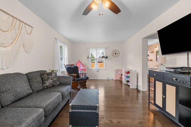 1116 REICHOW STREET, Oshkosh, WI 54902