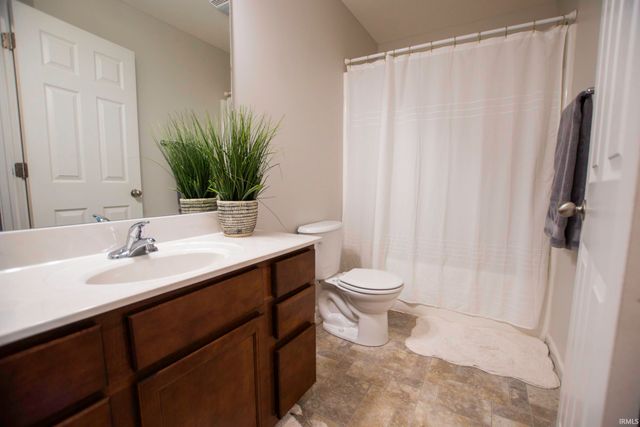 5688 W Vinca Lane, Ellettsville, IN 47429