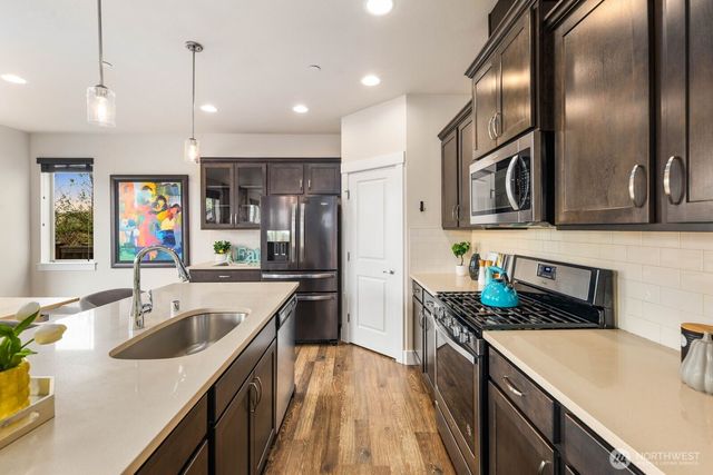 20420 5th Avenue W, Lynnwood, WA 98036