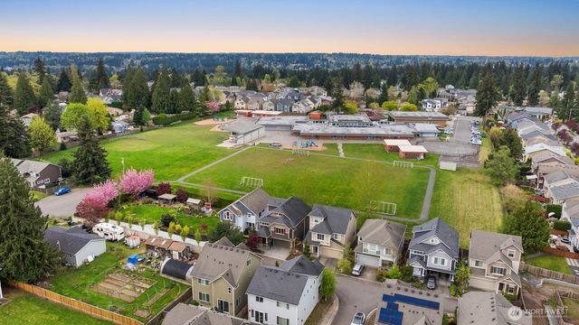 20420 5th Avenue W, Lynnwood, WA 98036