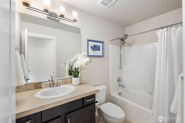 20420 5th Avenue W, Lynnwood, WA 98036