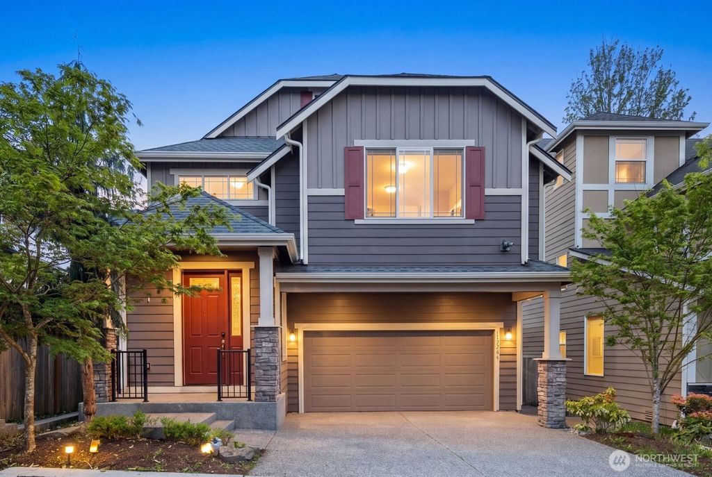 20420 5th Avenue W, Lynnwood, WA 98036