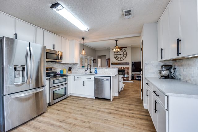 2709 Crystal Falls Drive, Mesquite, TX 75181