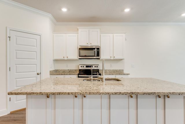 121 Lightning Bug Lane, Freeport, FL 32439