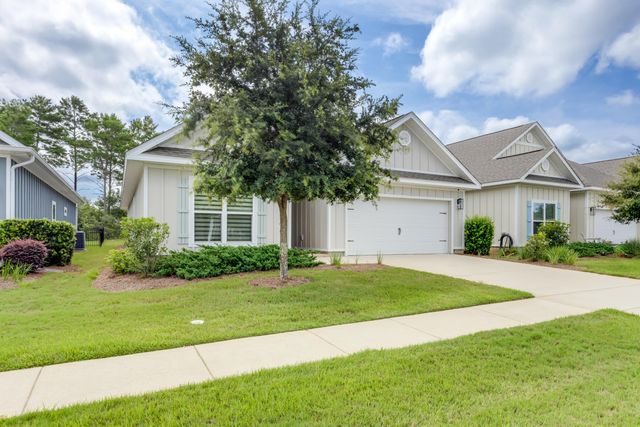 121 Lightning Bug Lane, Freeport, FL 32439