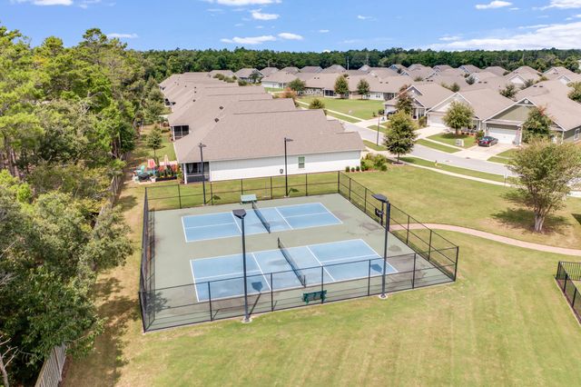 121 Lightning Bug Lane, Freeport, FL 32439