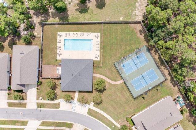121 Lightning Bug Lane, Freeport, FL 32439