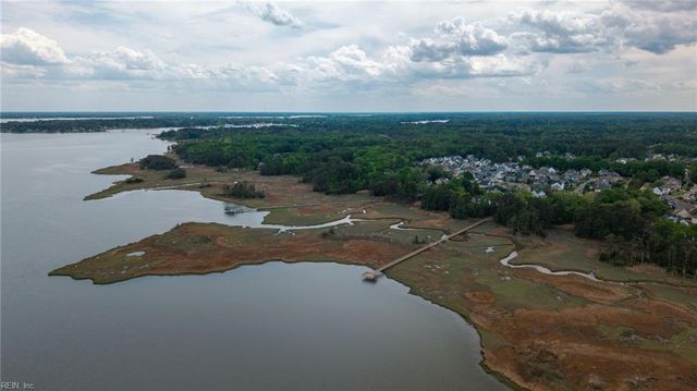 1209 Founders Pointe TRL, Carrollton, VA 23314