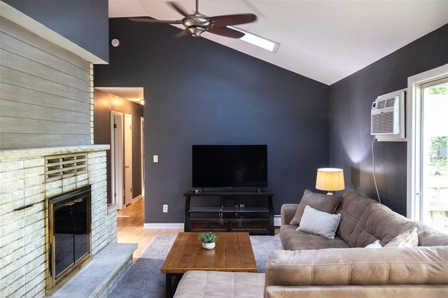 12449 California Road, Sawyer, MI 49125