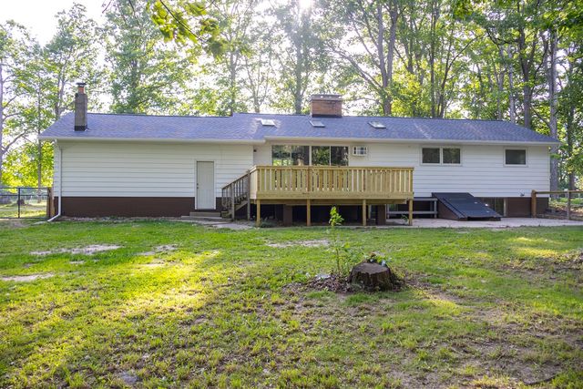 12449 California Road, Sawyer, MI 49125