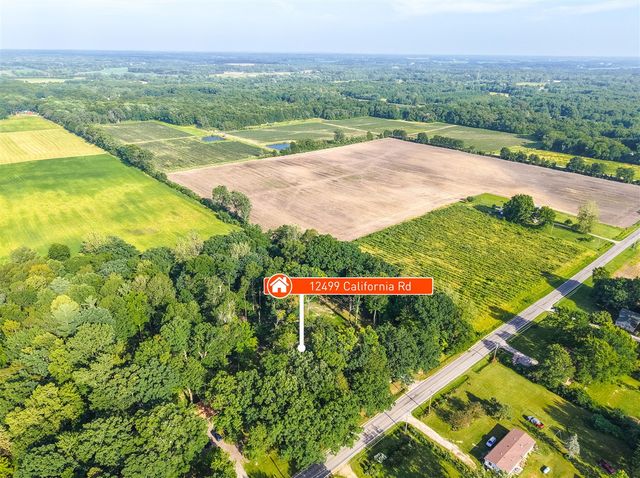 12449 California Road, Sawyer, MI 49125
