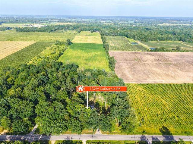 12449 California Road, Sawyer, MI 49125