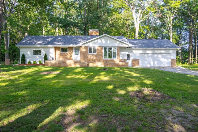 12449 California Road, Sawyer, MI 49125