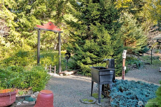 50 N Standstill Drive S, Hoodsport, WA 98548