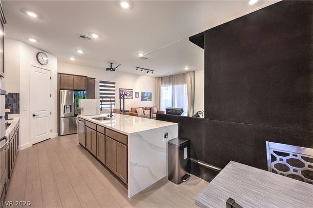 527 Preston Oak Lane, Las Vegas, NV 89138