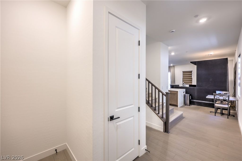 527 Preston Oak Lane, Las Vegas, NV 89138 — photo 5