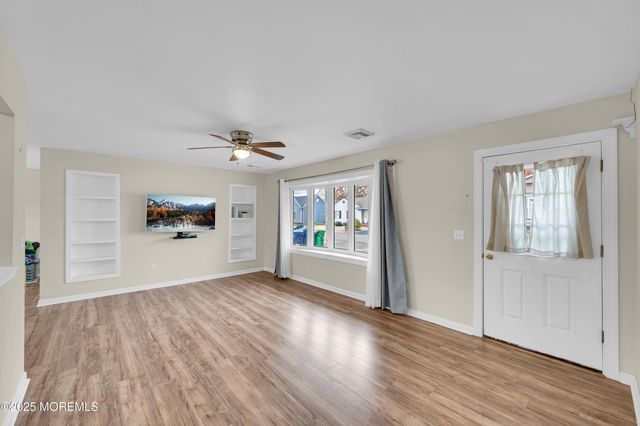 1109 Spar Avenue, Beachwood, NJ 08722