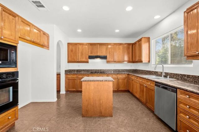 31900 Via Santa Elena, Winchester, CA 92596