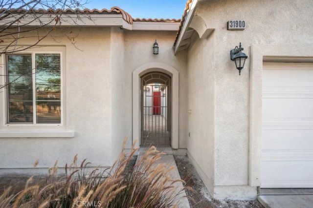 31900 Via Santa Elena, Winchester, CA 92596