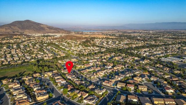 31900 Via Santa Elena, Winchester, CA 92596