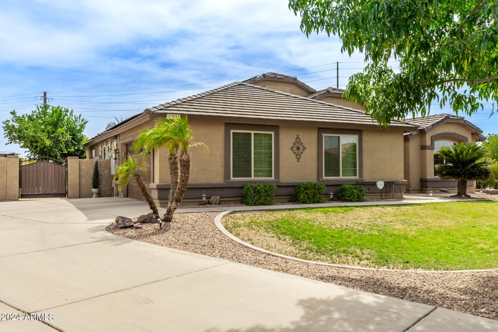 20811 E EXCELSIOR Avenue, Queen Creek, AZ 85142 — photo 2