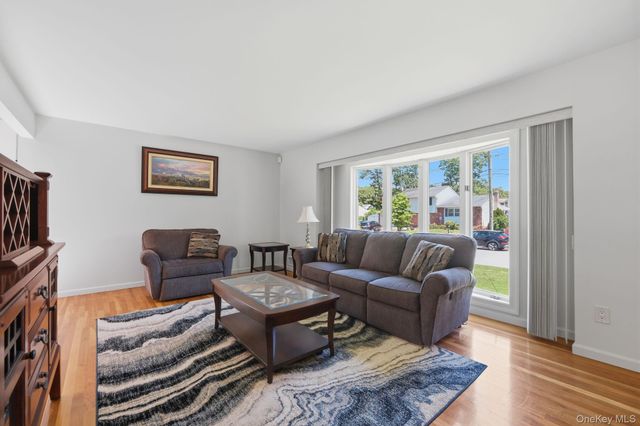 34 Campo Avenue, Selden, NY 11784