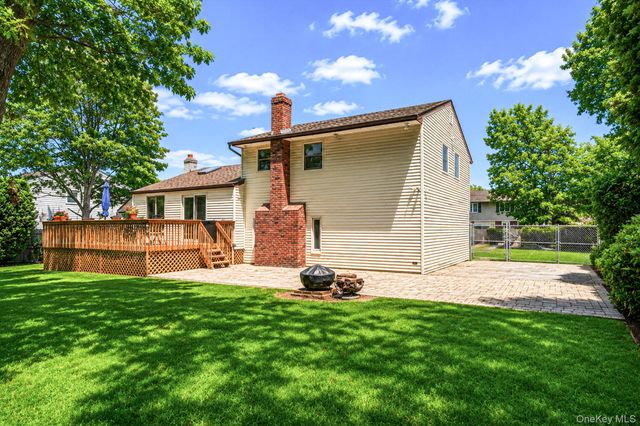 34 Campo Avenue, Selden, NY 11784